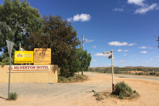 Silverton-Hotel,-NSW.jpg