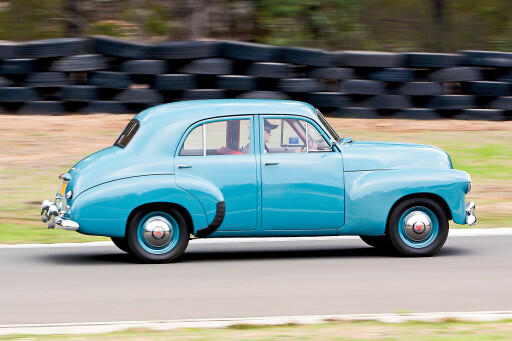 1948-Holden-215-side.jpg