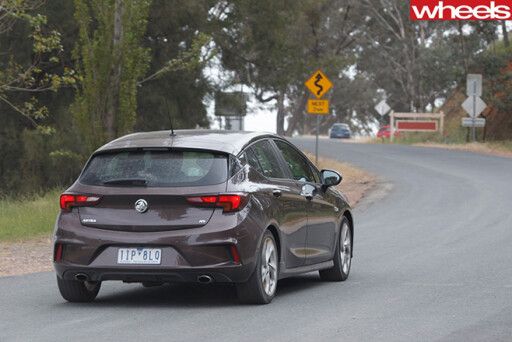 Holden -Astra -driving -front