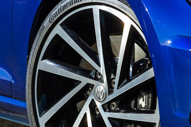 Volkswagen Golf R wheel