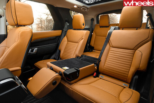 2017-Land -Rover -Discovery -prototype -rear -seats