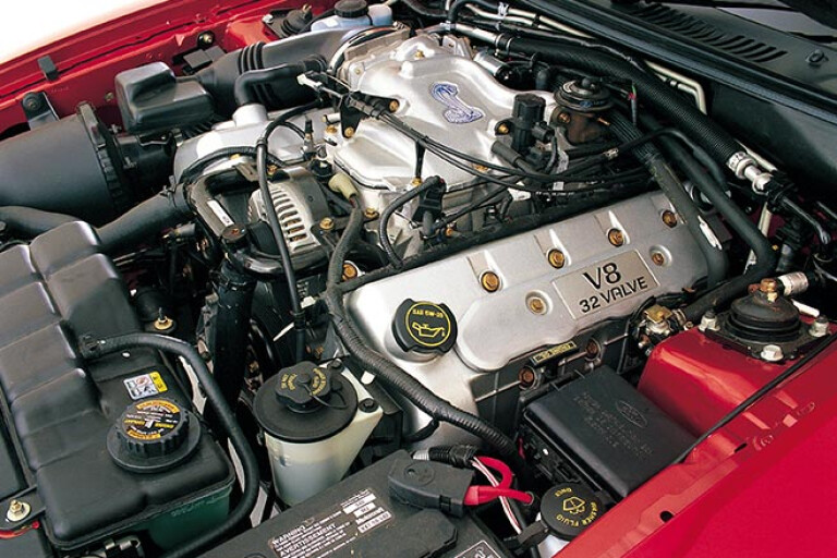 2001 Ford Mustang Cobra V8 engine