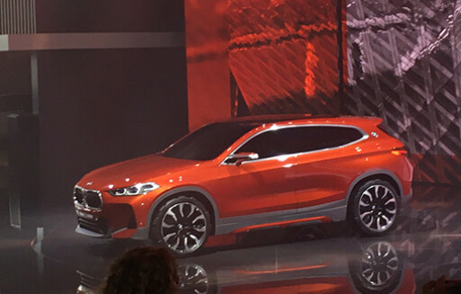 BMW-X2-side -Paris -Motor -Show -stage -front