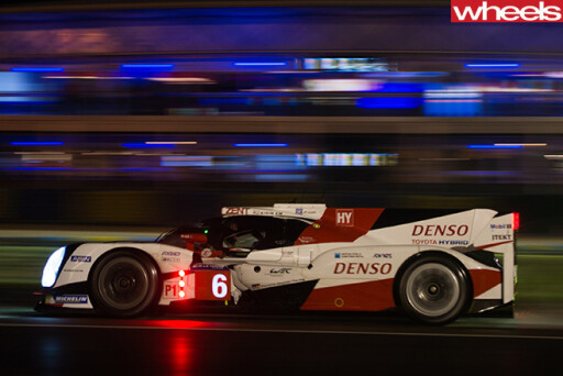 Toyota -Le -Mans -car -driving -side -night