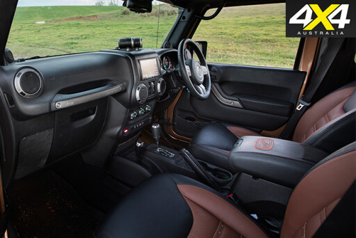 Murchison Jeep JK-Wrangler Pick-up interior