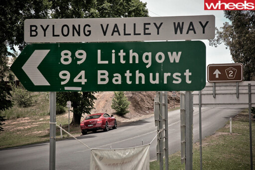 2013-Bentley -Continental -GT-driving -on -Bylong -Valley -Way -Lithgow -to -Bathurst