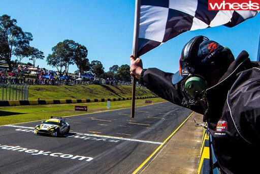 Miedeckes -father -and -son -win -emotional -Sydney -Motorsport -Park -101