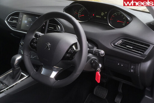 Peugeot -308-interior -steering -wheel