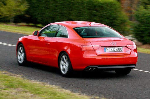 2009-Audi-A5-2.0T-quattro-rear.jpg