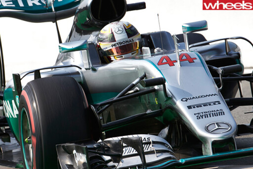 Lewis -Hamilton -F1-car -racing