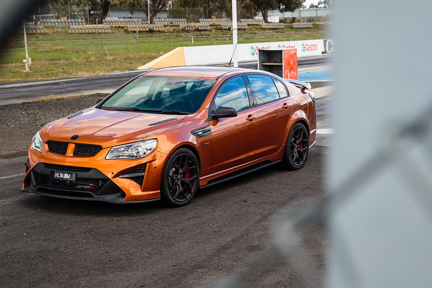 Hsv Gts R W1 Misses Performance Claims