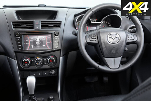 Mazda bt-50 2016 interir