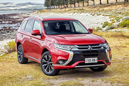 Mitsubishi Outlander Exceed front