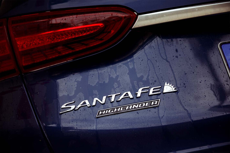 Hyundai Santa Fe Highlander Badge Jpg