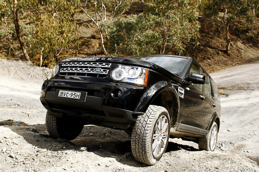 2011 Land Rover Discovery 4 front.jpg