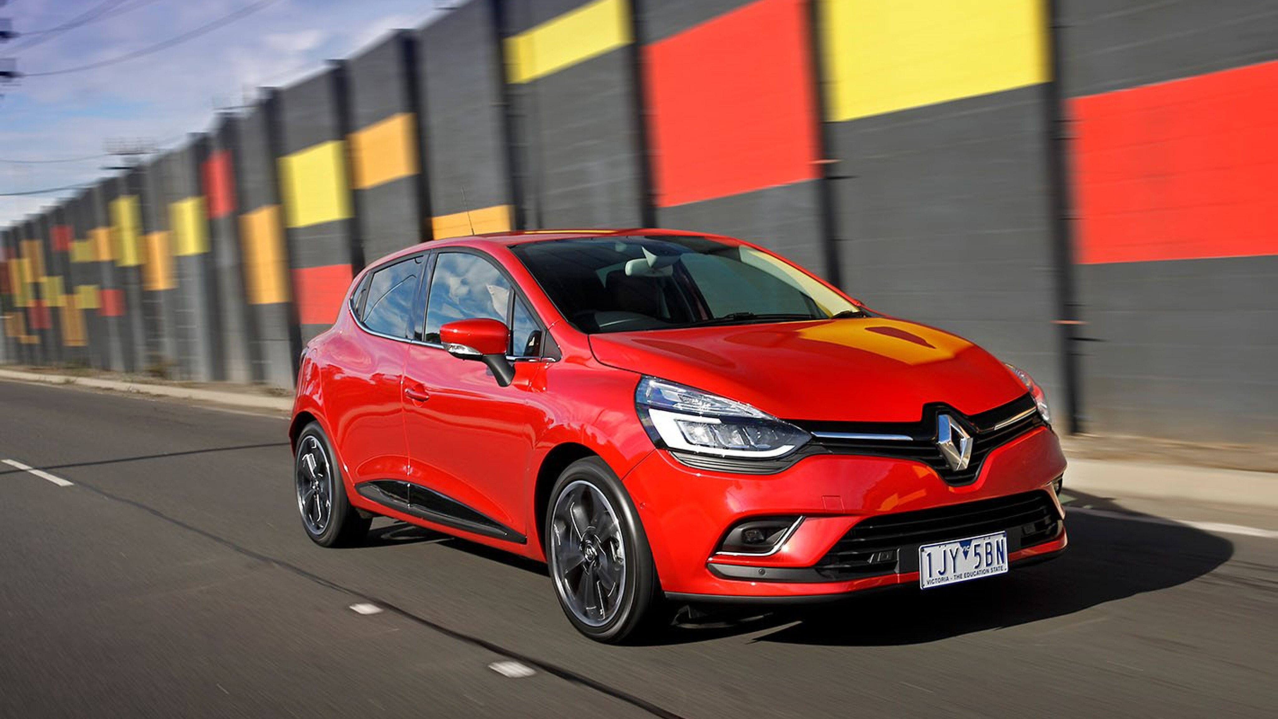 Renault Clio Review, Price & Features