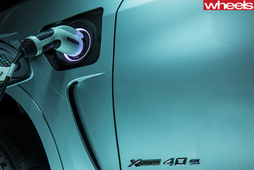BMW-X5-Plug -in -hybrid -charger