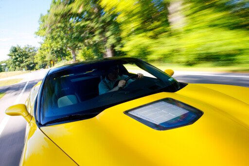 2009-Chevrolet-Corvette-ZR1-front-bonnet.jpg