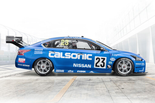 Nissan Calsonic R32 Skyline GT-R side