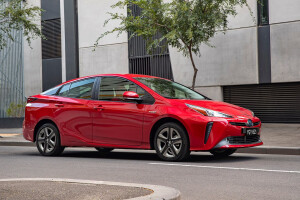 2019 Toyota Prius Front Side Action Jpg