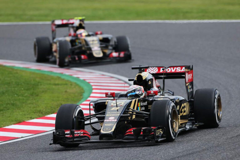 Renault buys Lotus F1 team
