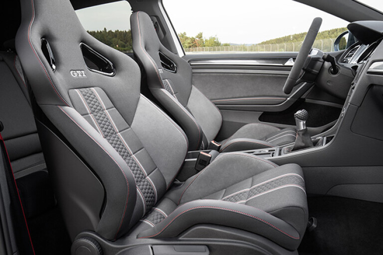 Volkswagen Golf GTI-P seats