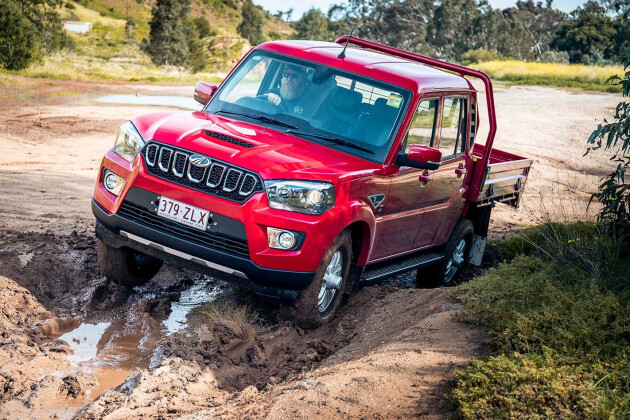Facelifted Mahindra Pik-Up S10 off-road