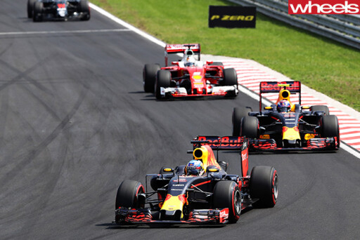 Red -Bull -leads -F1-driving