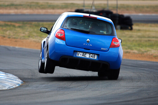 RenaultSport-Clio-197-rear.jpg