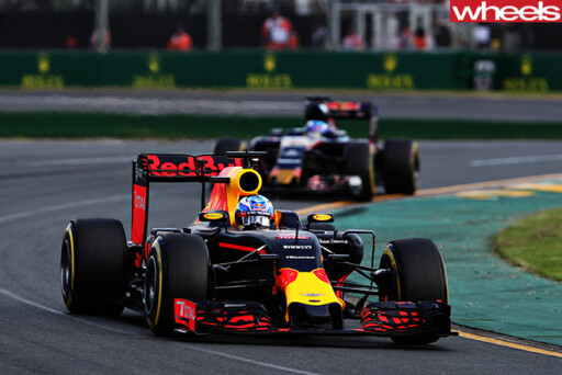 Ricciardo -F1-driving