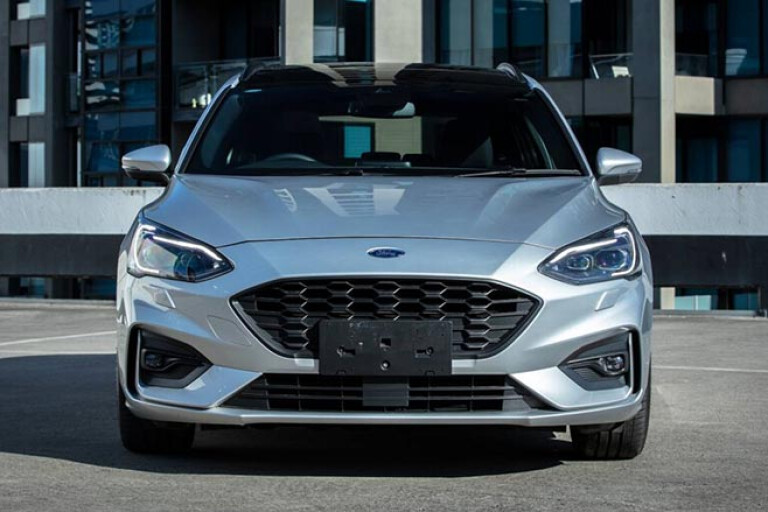 2019 Ford Focus ST-Line Wagon front