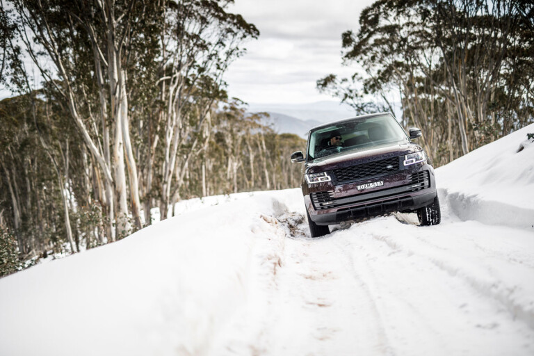 2018 Range Rover SDV8 in the snow