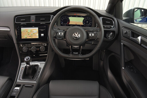 2017-Volkswagen-Golf-R-manual-steering-wheel.jpg