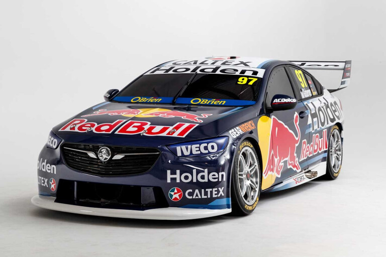 Holden to keep V8s in Supercars