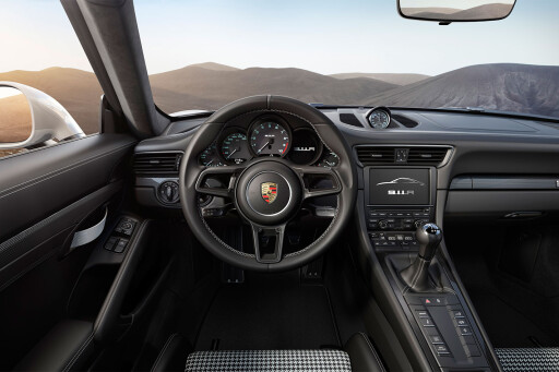Porsche -911-R-interior