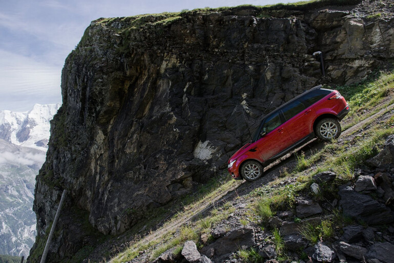 VIDEO: Range Rover Sport tackles the Inferno Mürren ski slope
