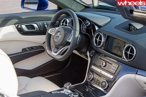 Mercedes -SL500-interior