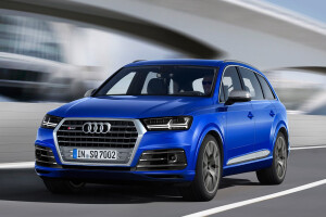 Audi SQ 7 Driving Front Side Jpg