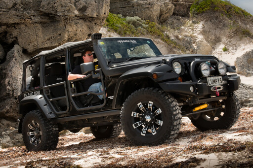 Opposite-Lock-equipped-Jeep-Rubicon-side.jpg